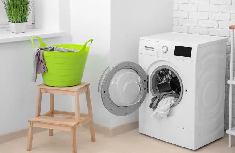 Pourquoi ma machine à laver neuve se déplace à l’essorage ?