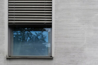 Quel professionnel choisir pour une installation de volets fiable ?