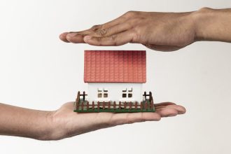 Naissance d'un enfant : faut-il mettre son assurance habitation à jour ?