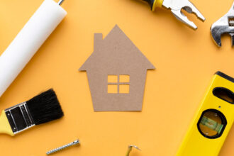 Rénover une maison ancienne : par où commencer et combien prévoir ?