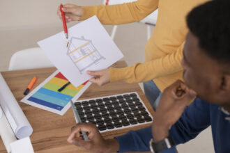 Vendre un logement énergivore : audit énergétique ou DPE, quelle différence pour votre transaction ?
